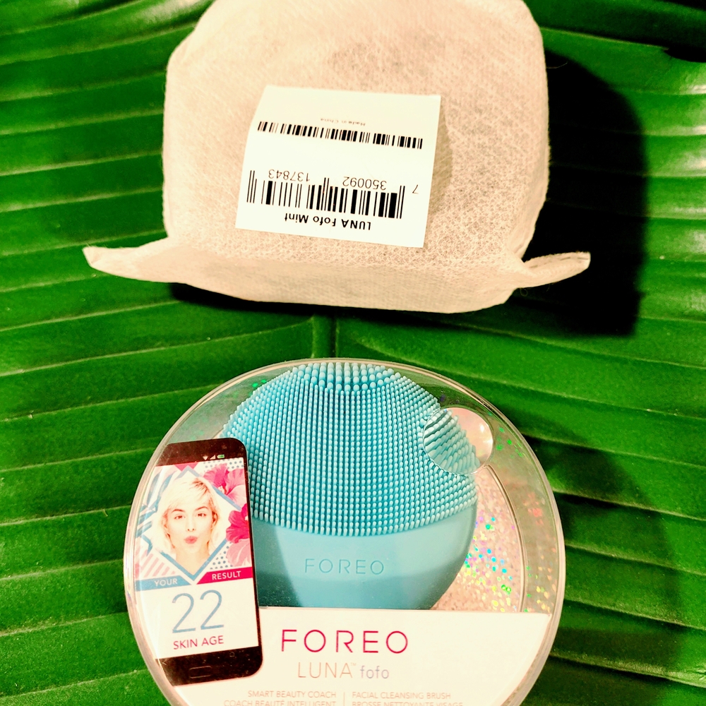 Sephora FOREO Luna Fofo Face Cleasing Device Perfecr Gift